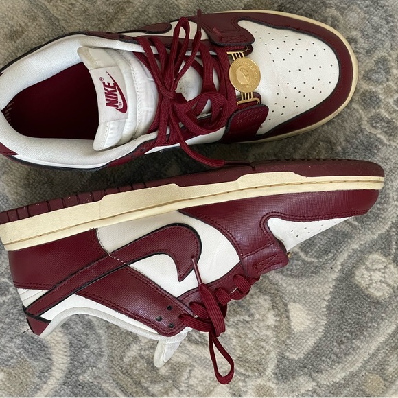 Nike Low Dunk - Picture 2 of 3